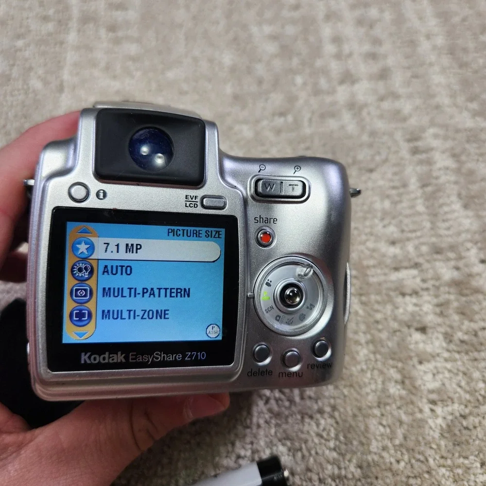 Kodak EasyShare Z710 Digital Camera 7.1MP 10x Optical Zoom Silver Schneider Lens